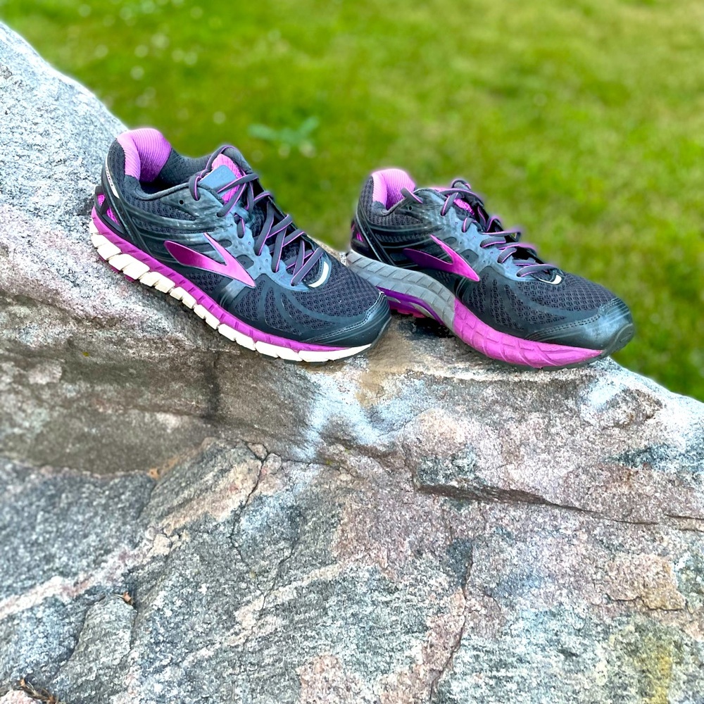Brooks   Ariel  Woman’s Running Shoe
